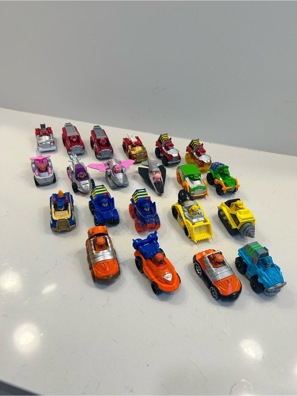 21 Assorted Paw Patrol True Metal Collectible Die-Cast Vehicles, 1:55 Scale